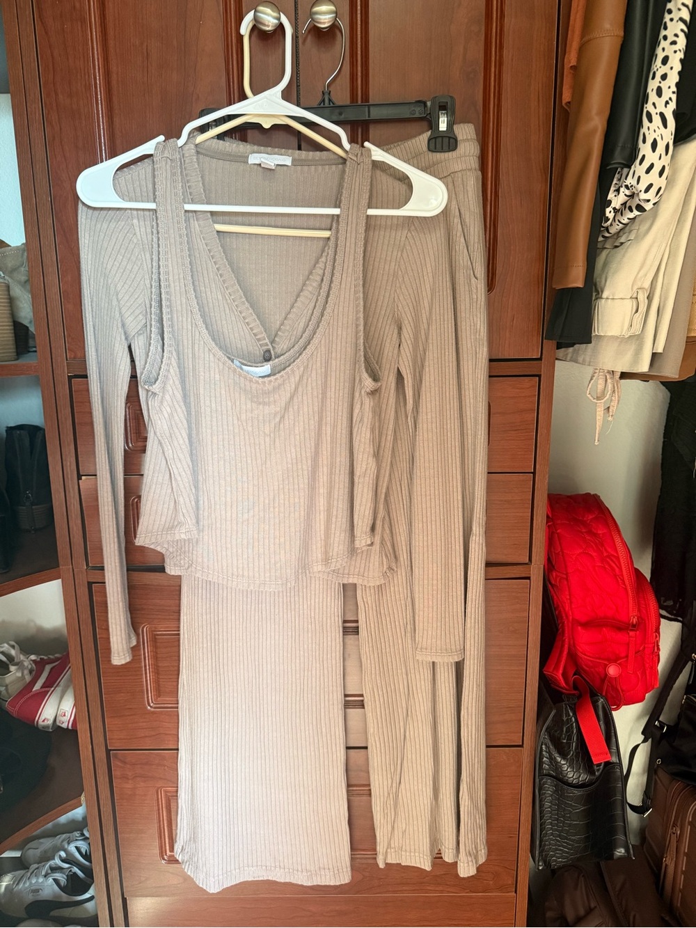Beyond Yoga Ribbed Wide-Leg Travel Set in Taupe